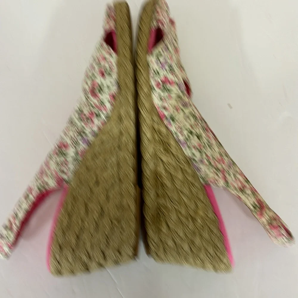 Chaps Pink Floral  Fabric Corala Peep Toe Espadrille Wedge Sandals Size 9B
